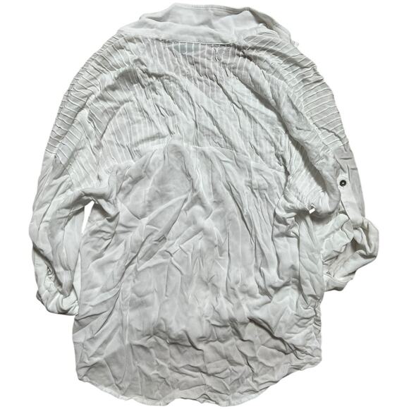 Vici Women's Shirt Wide Long Sleeve White Button Up Top Size Medium M - Picture 2 of 5